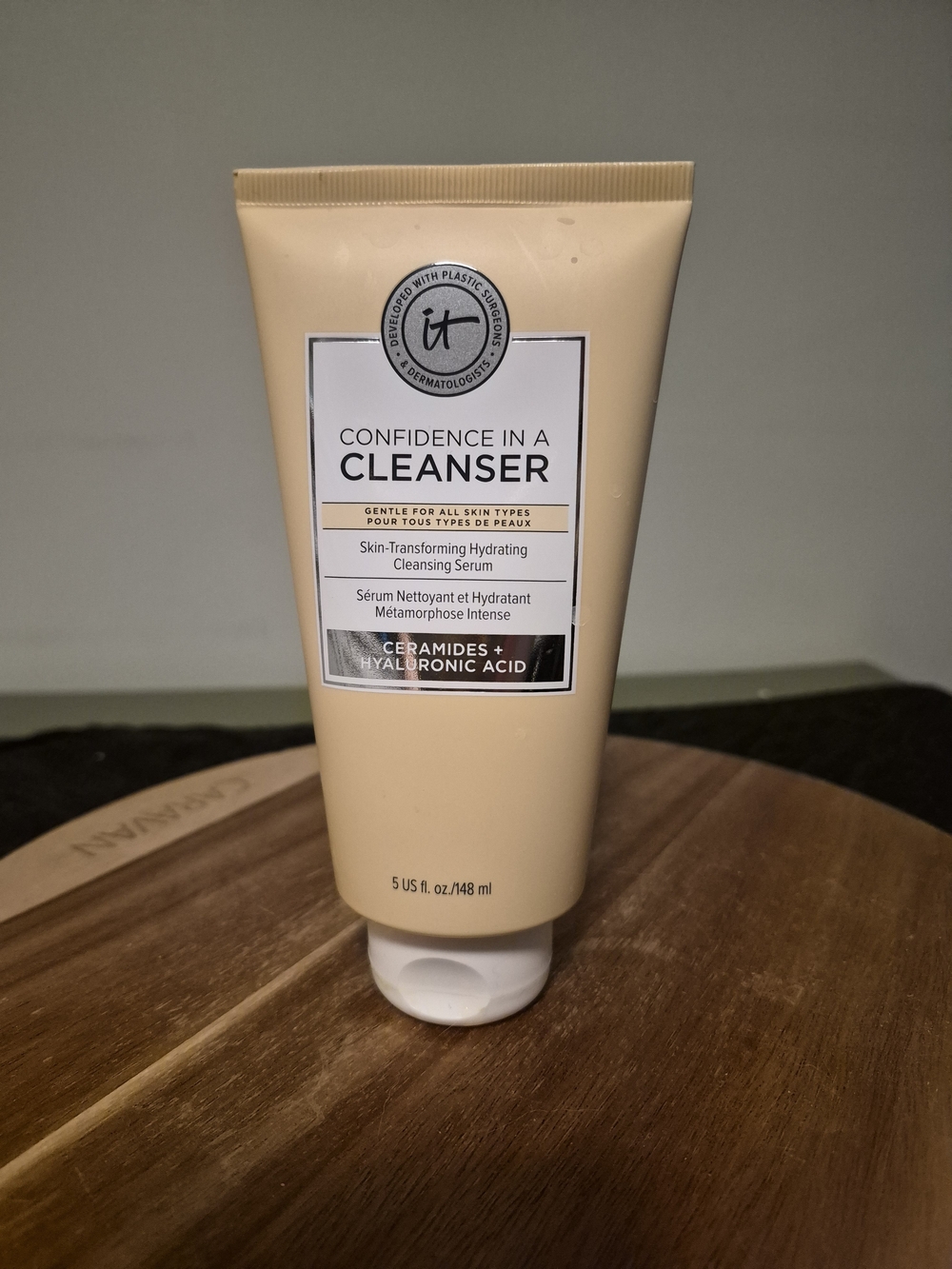 IT Cosmetics Confidence in a Cleanser - Hydrating Face Cleanser (Beige)